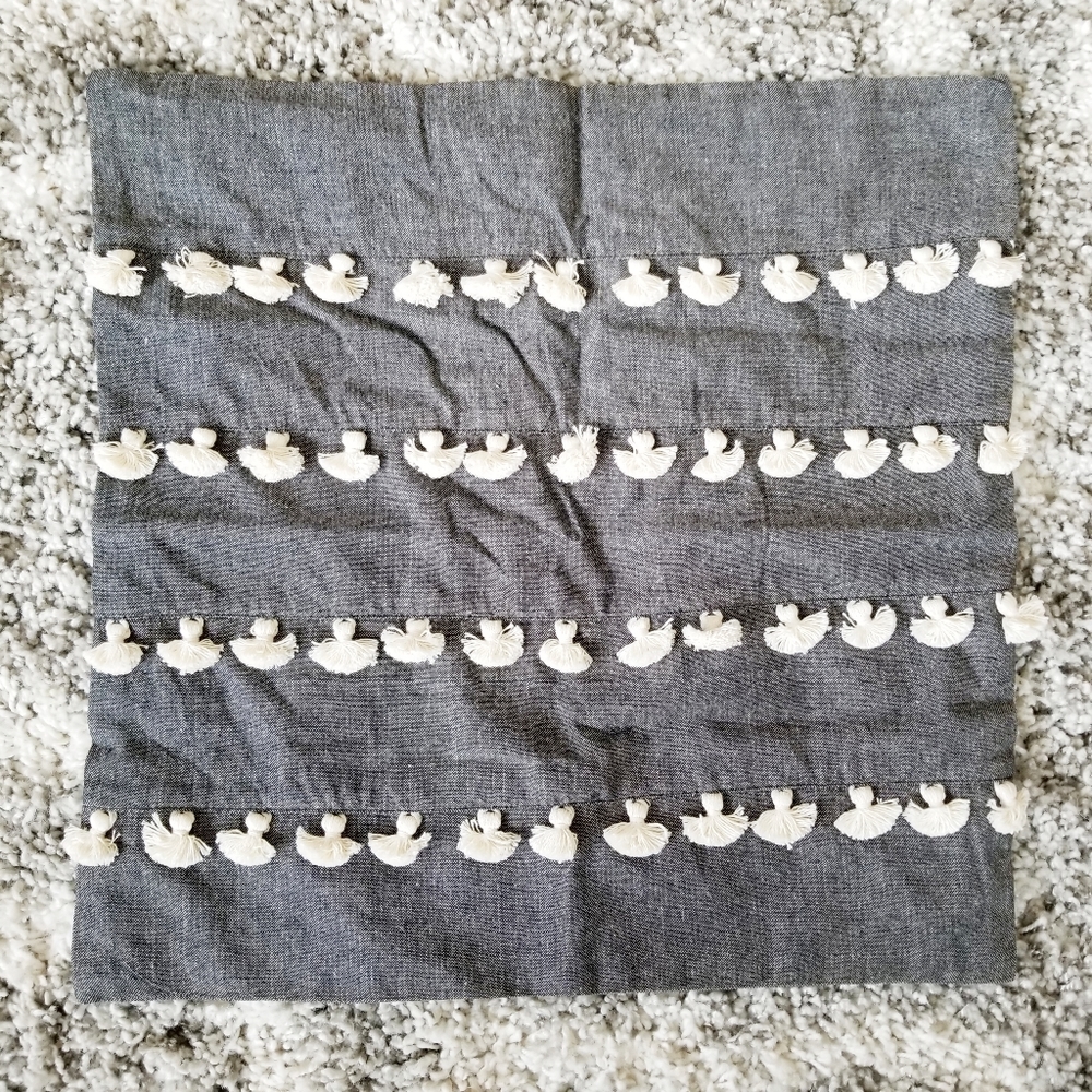 🌻NEW🌻 Fringe Chambray Pom Pom Cushion Cover - Picture 6 of 7